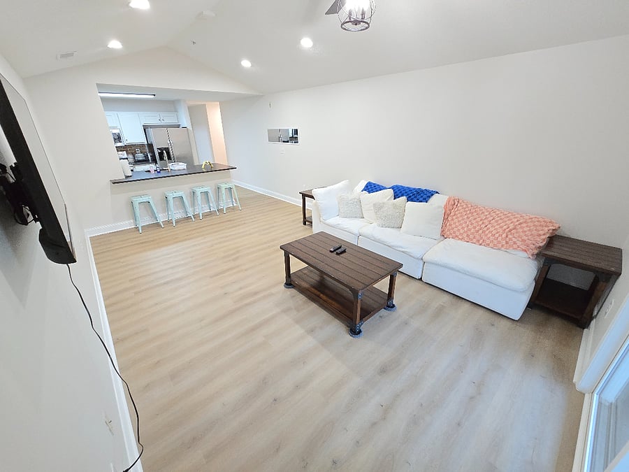 Living Room, Eat in Bar, Kitchen