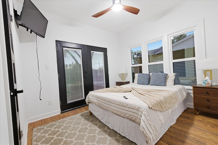 BEDROOM 1