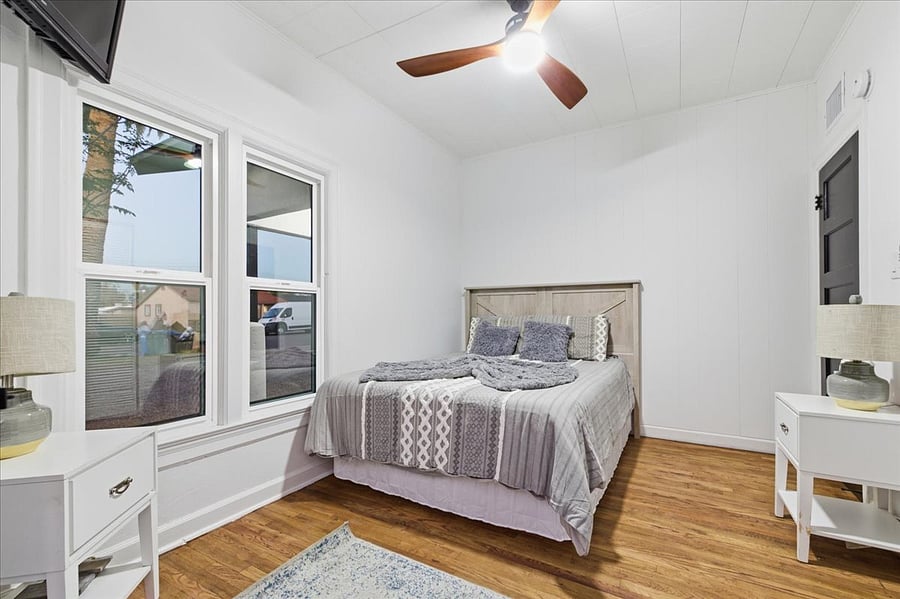 BEDROOM 2
