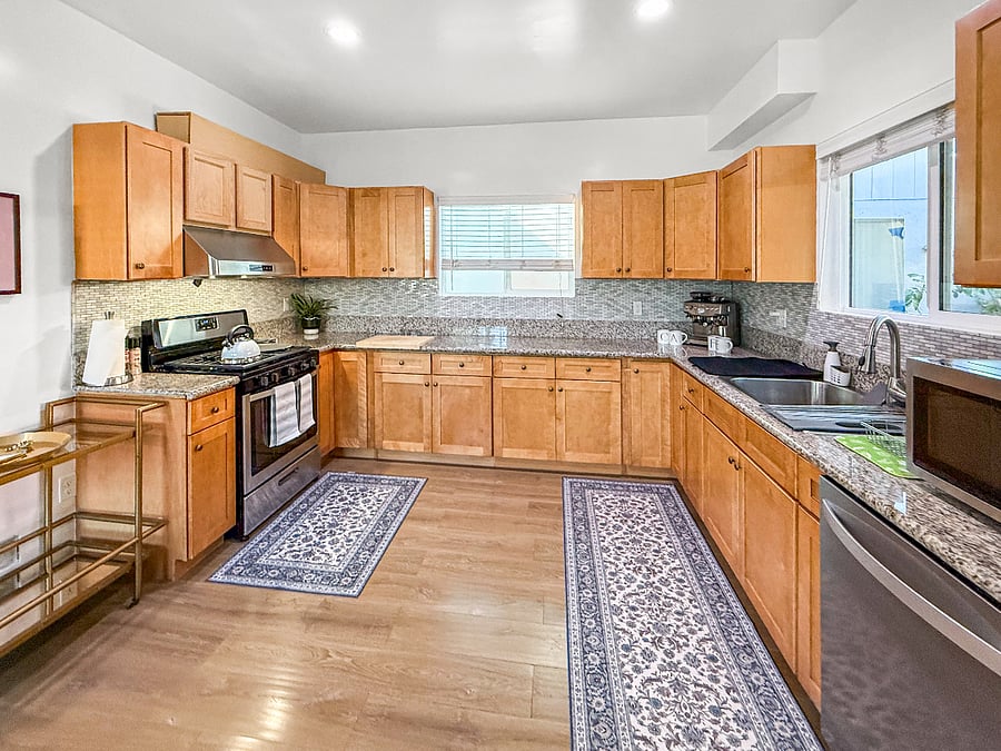 fully stack kitchen 
