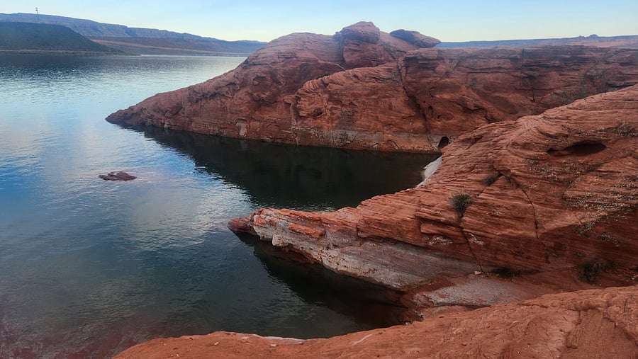 The property is a few minutes from Sand Hollow Reservior.