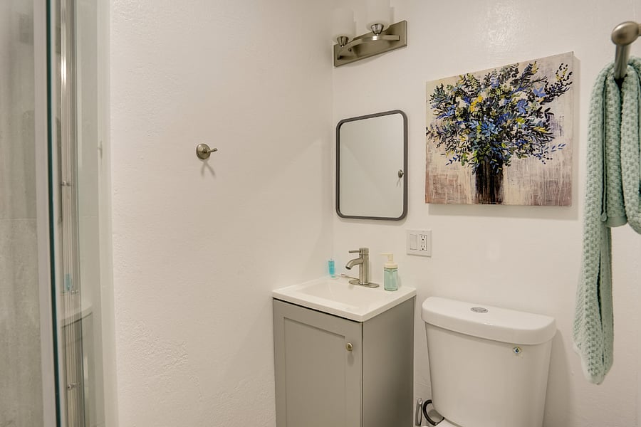 Unit B Studio Bathroom