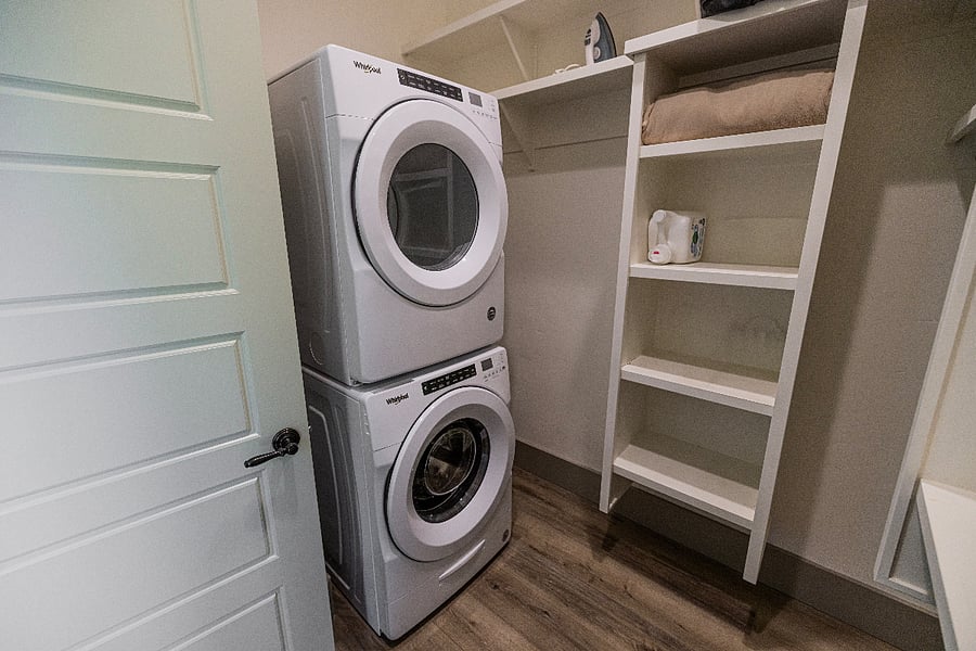 Closet / Washer / Dryer