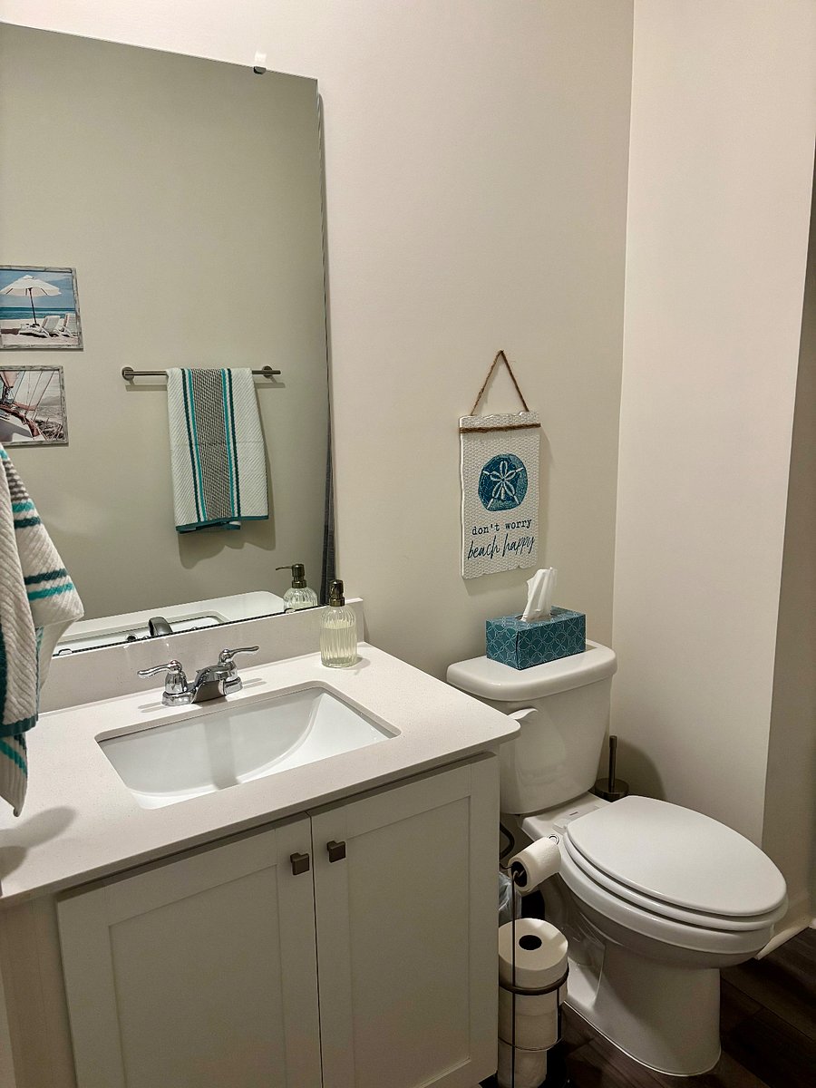 Guest bathroom across from guest bedroom.