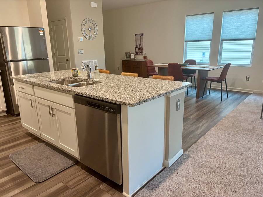 Kitchen & Dining area is nice and open.