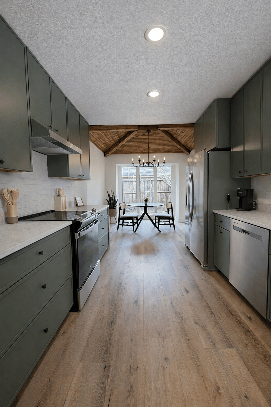 Full kitchen