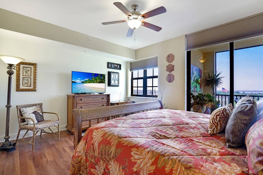 Master bedroom
