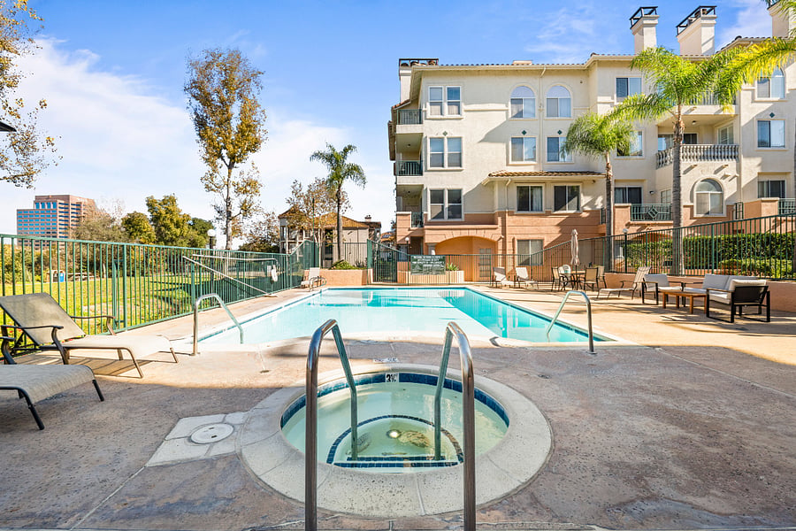 Pool & Jacuzzi Princi2