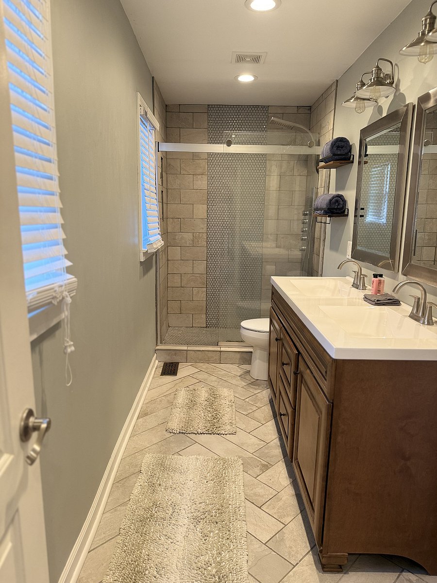 Master bathroom with jack and jill sinks