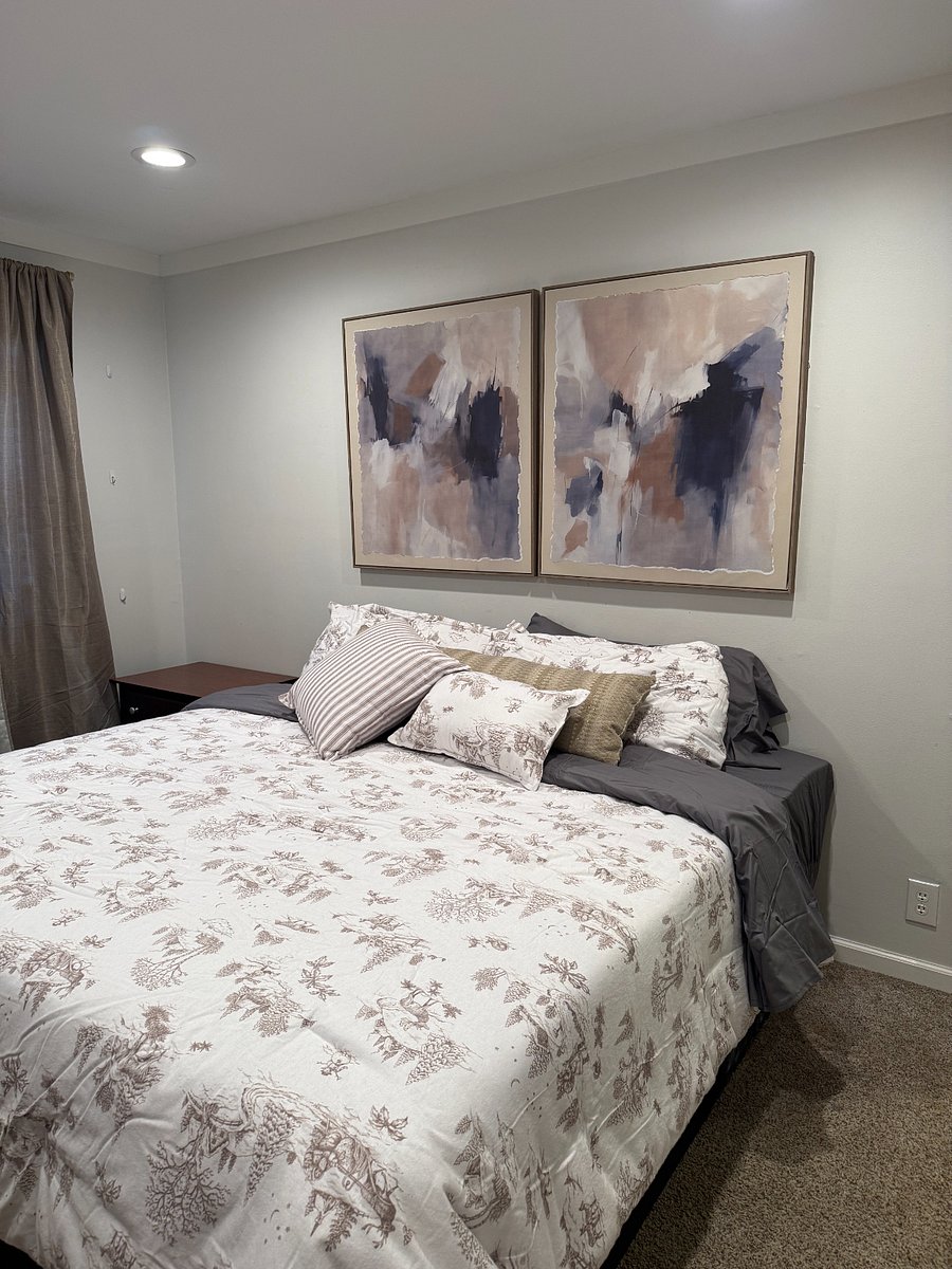 King bed guest bedroom