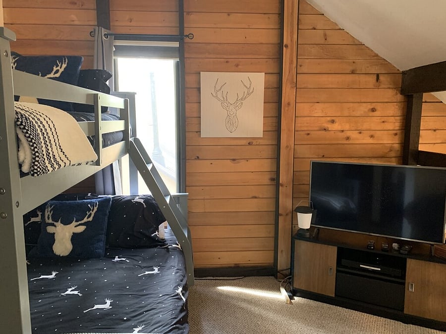 Upstairs loft with Smart tv