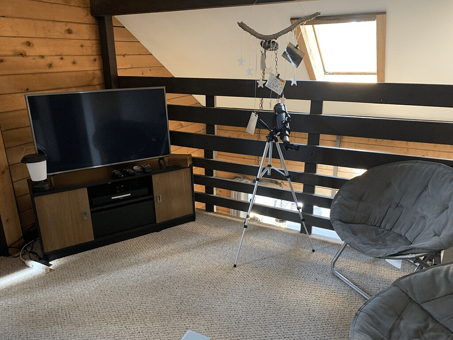 Upstairs loft with Smart tv and seating