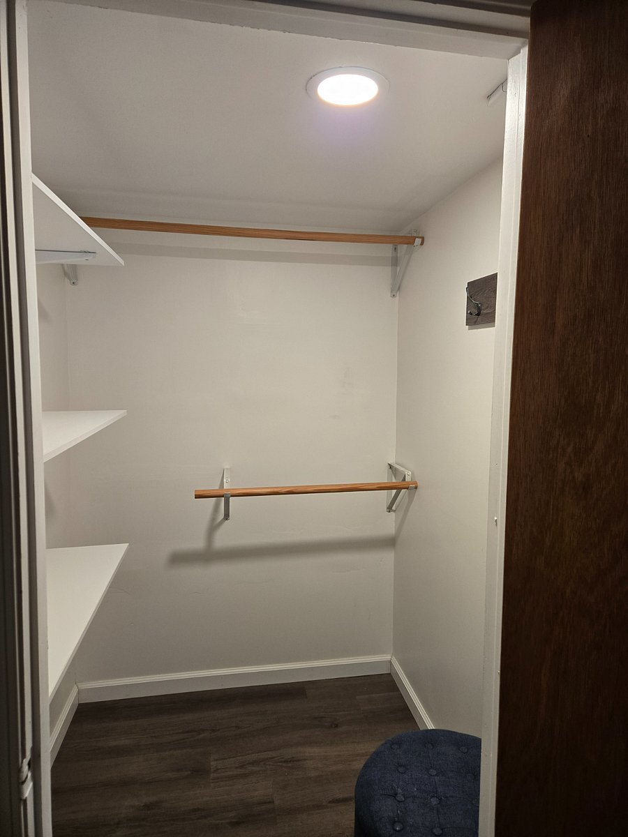 walk-in closet