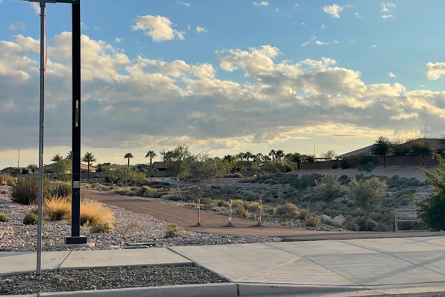 Nearby bike/walking trail