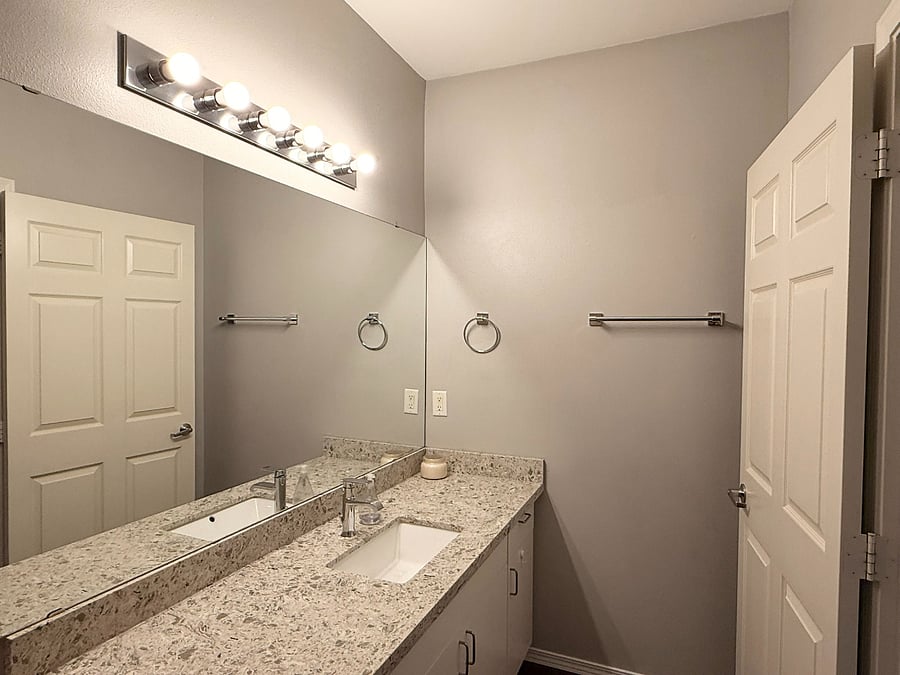 Guest Bathroom with updated Quartz Countertops & Sink