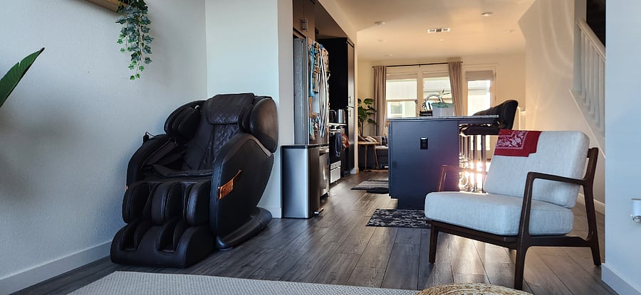 2nd floor featuring a shared massage chair