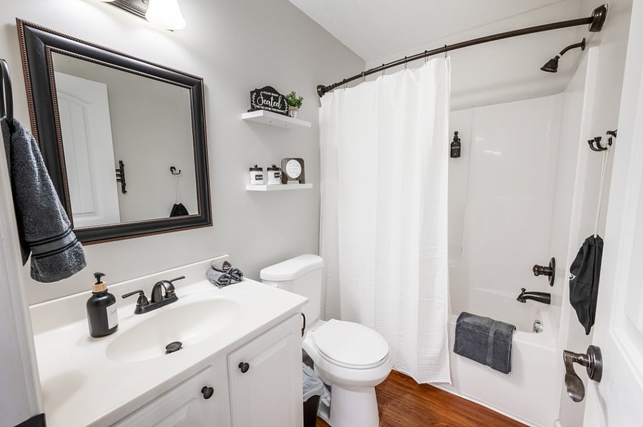 Main Level Bathroom 