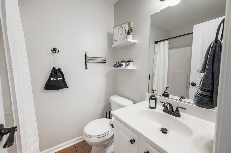 King Bedroom #2 ensuite Bathroom