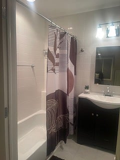 Master bathroom 2