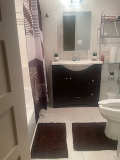 Master bathroom 2