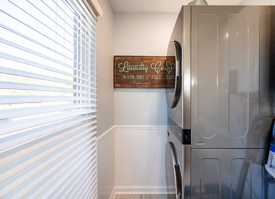 Stackable washer/dryer
