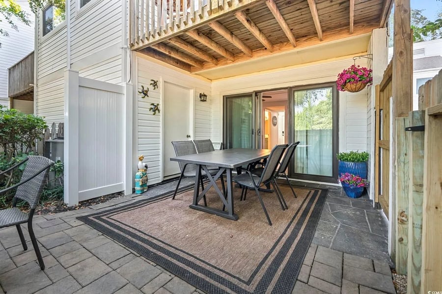 Outdoor Private Patio