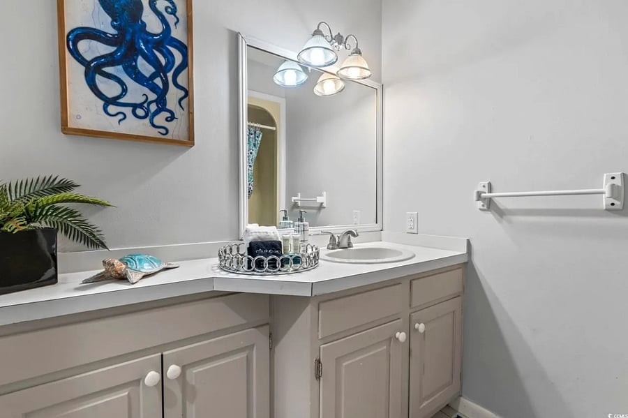 2nd Full Bathroom