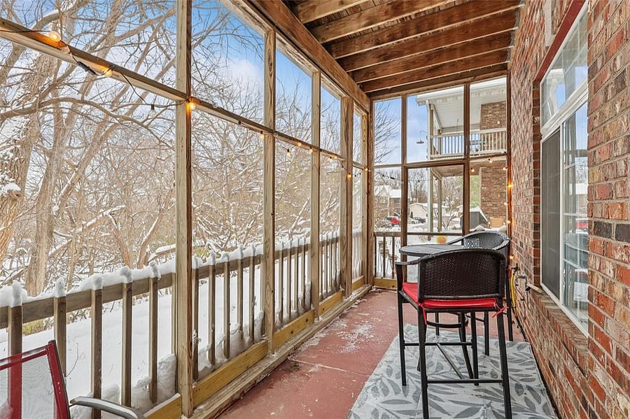 Screened-in Porch