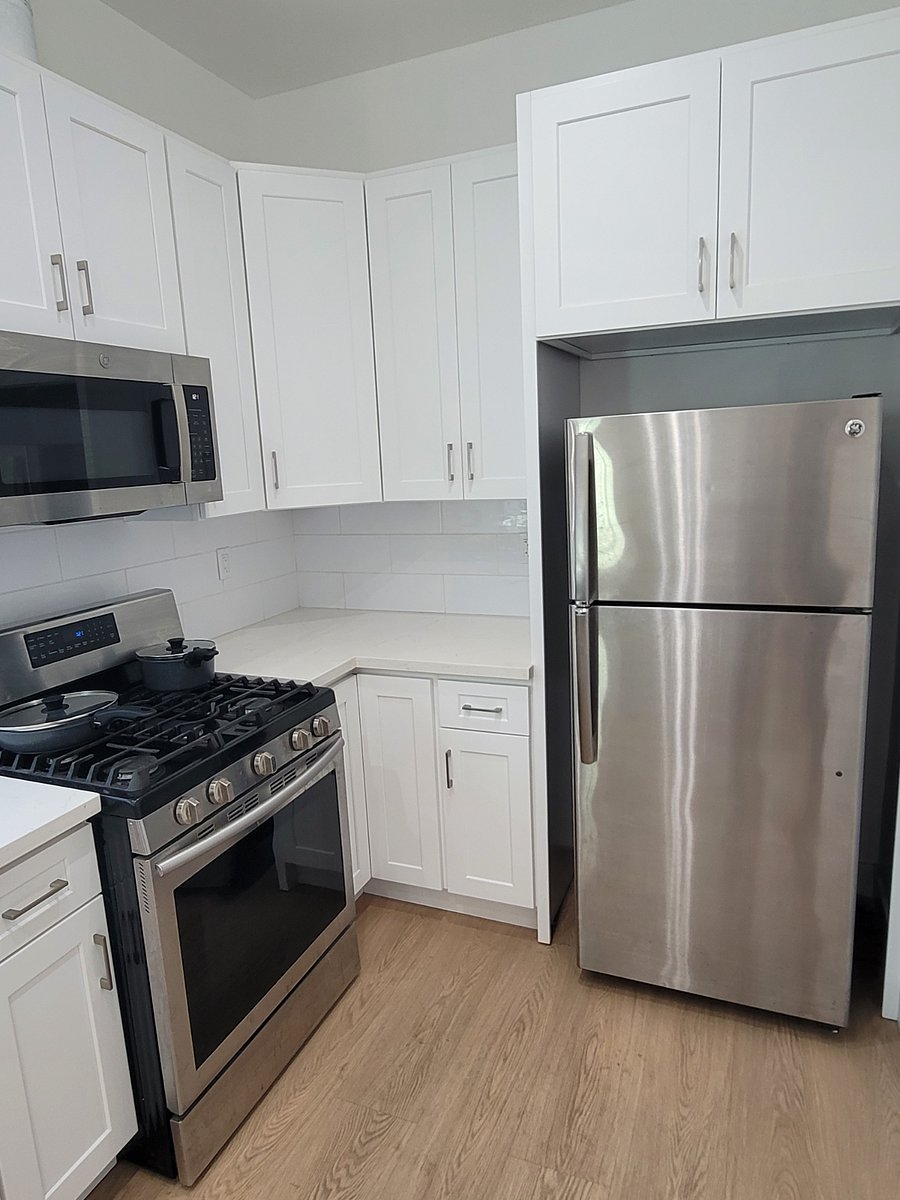 Kitchen with all you need for cooking and eating