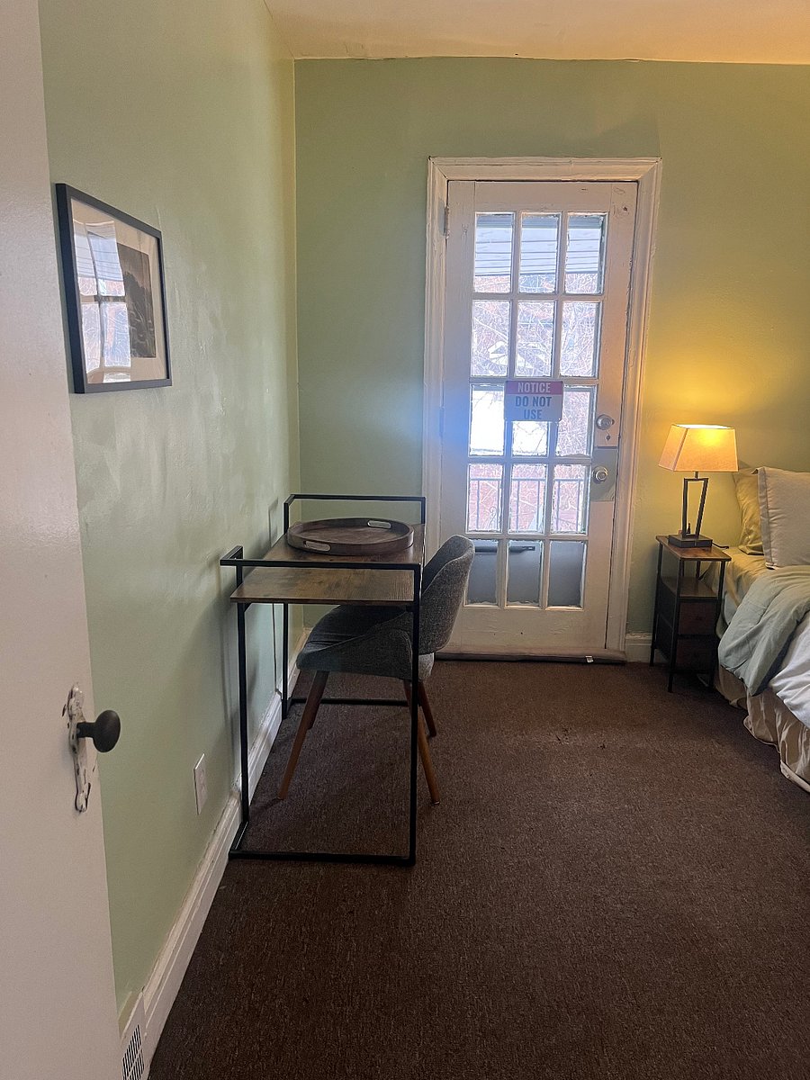 1 of 3 desks in the loft.  Each bedroom has a personal desk and there is a stand-alone workspace in the "Snug".

