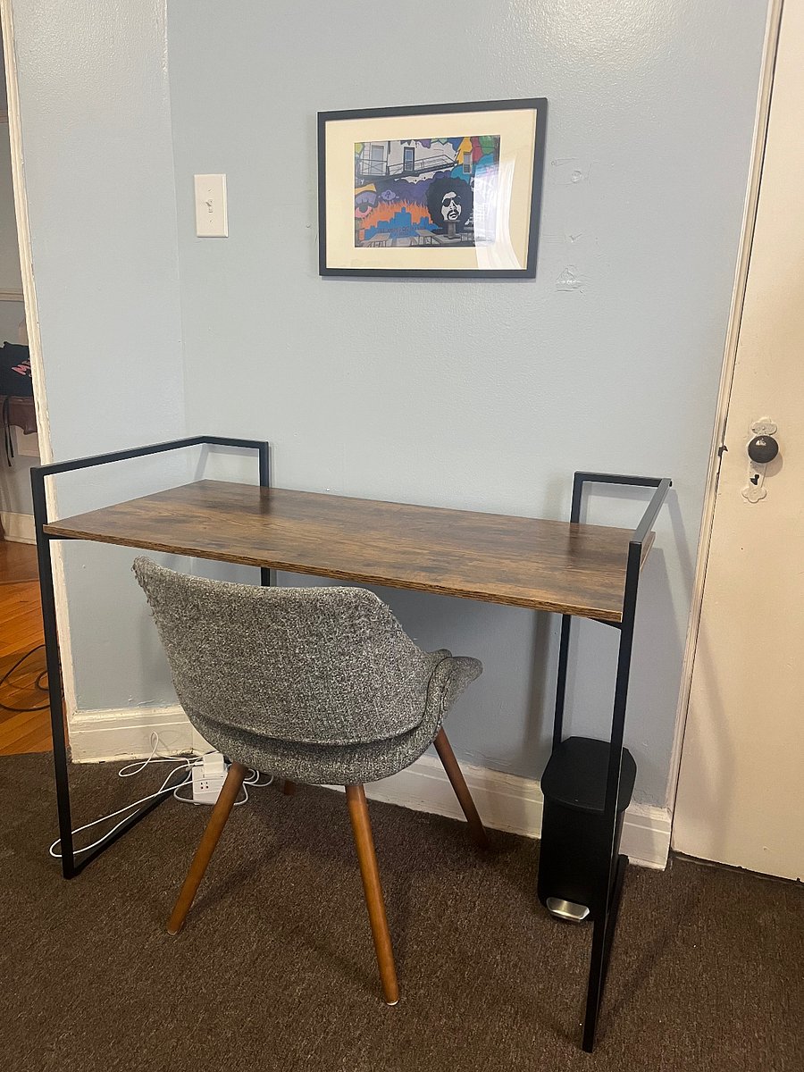 1 of 3 desks in the loft.  Each bedroom has a personal desk and there is a stand-alone workspace in the "Snug".
