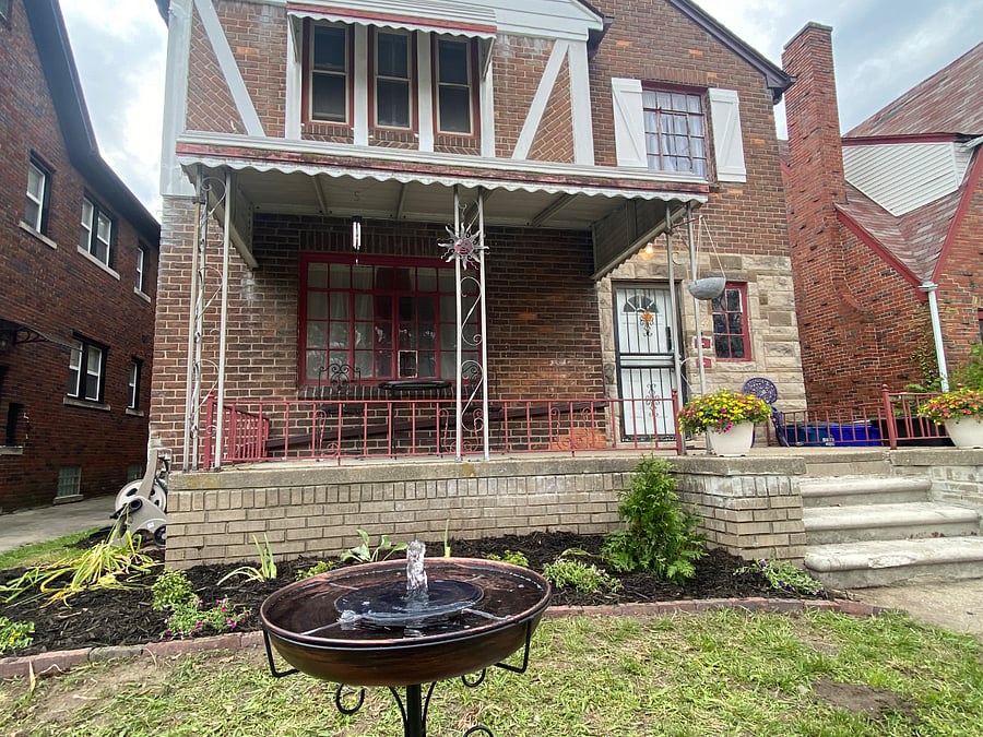 Curbside view of the Prairie Loft. 