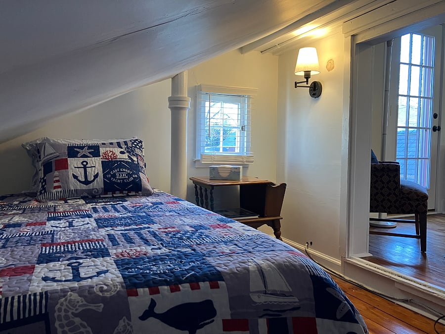 Bonus "alcove" with twin bed, off of living room; has a pocket door for privacy.