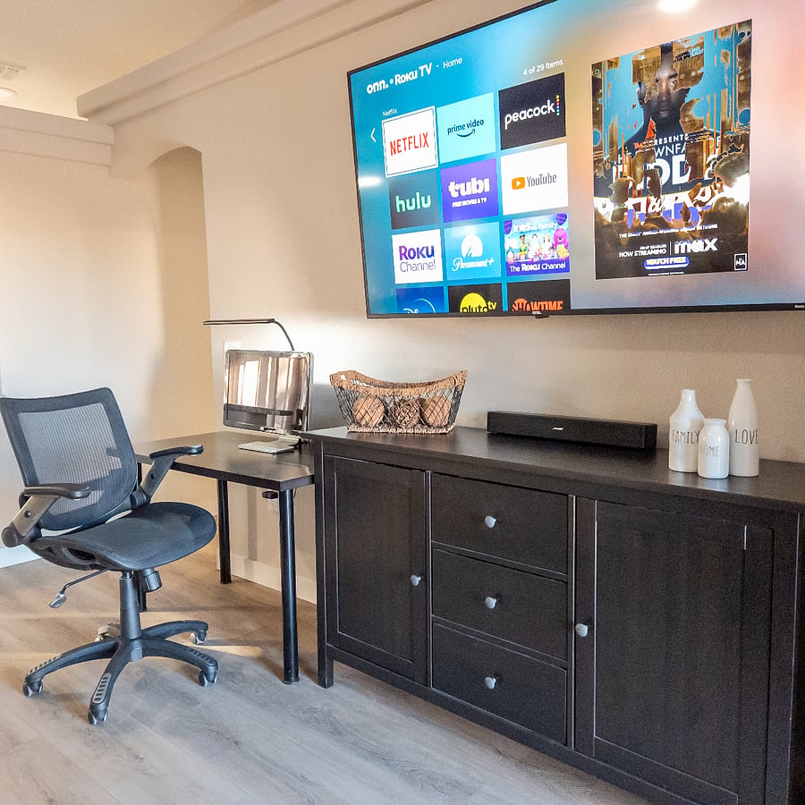 Dedicated WorkspaceReduced Setup TimeThere is no need to set up a laptop on the dining table. A dedicated space lets you jump right in when it's time to work.