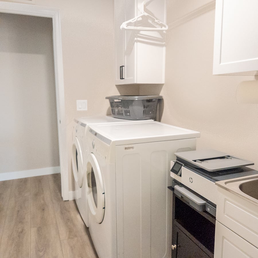 n-unit wash and dryer convenience: offering complimentary laundry ease for a hassle-free vacation experience. Wi-Fi printer for ease of use.
