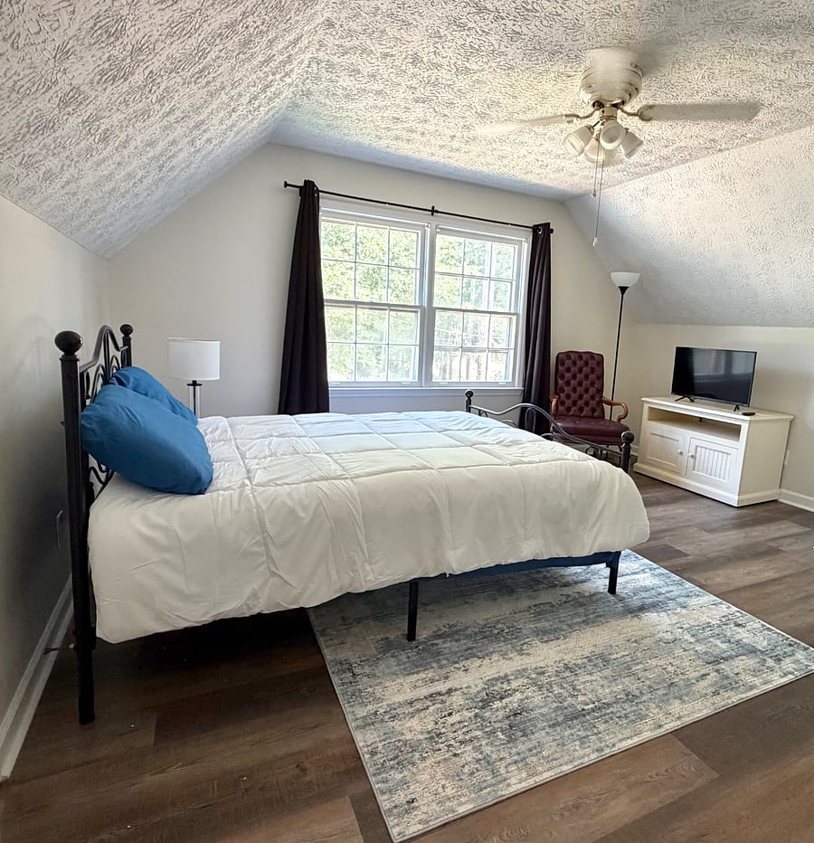 PRIVATE SPACE #2, (3 rooms):