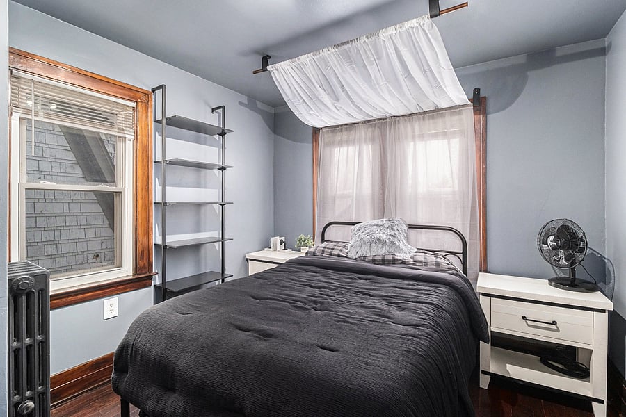 Bedroom 3, full bed