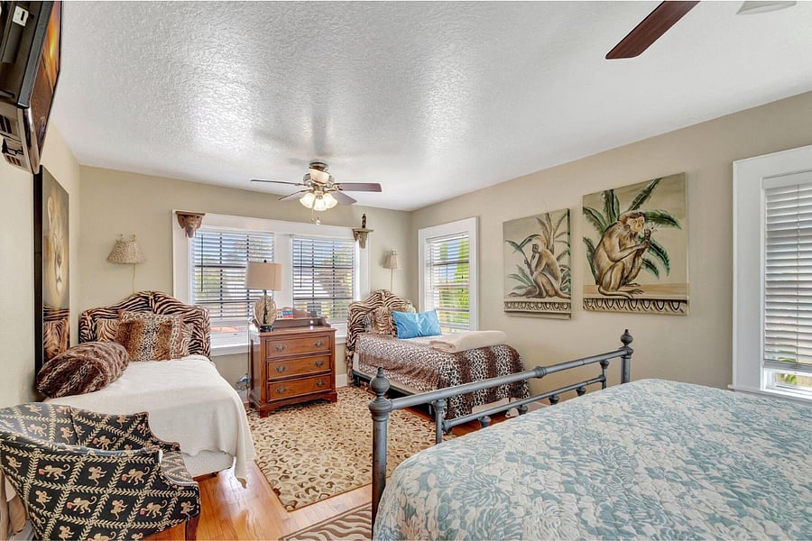 Third Bedroom; 1 Queen Bed, and 2 Twin Beds.