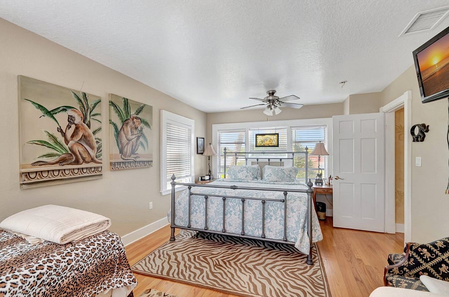 Third Bedroom; 1 Queen Bed, and 2 Twin Beds.
