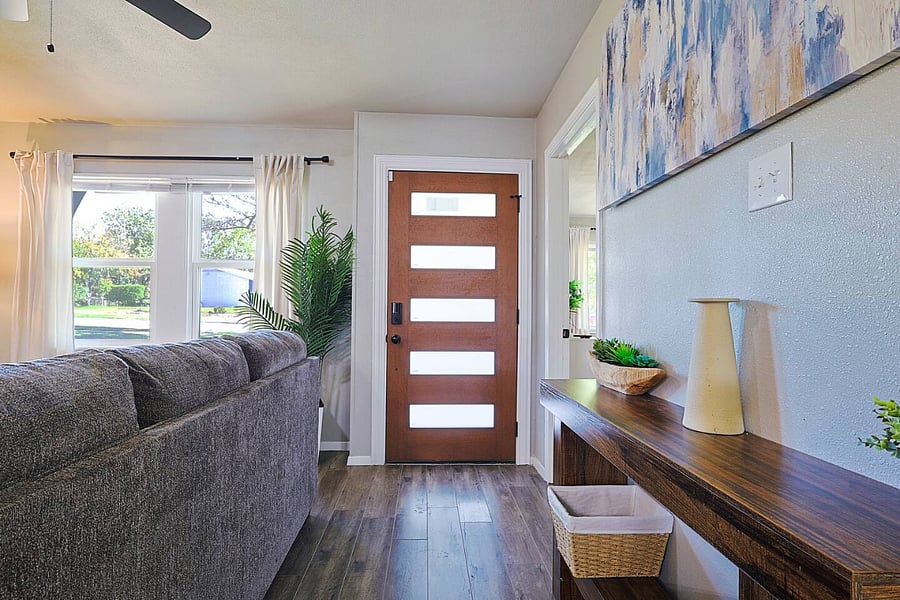 Living room
- sofa bed