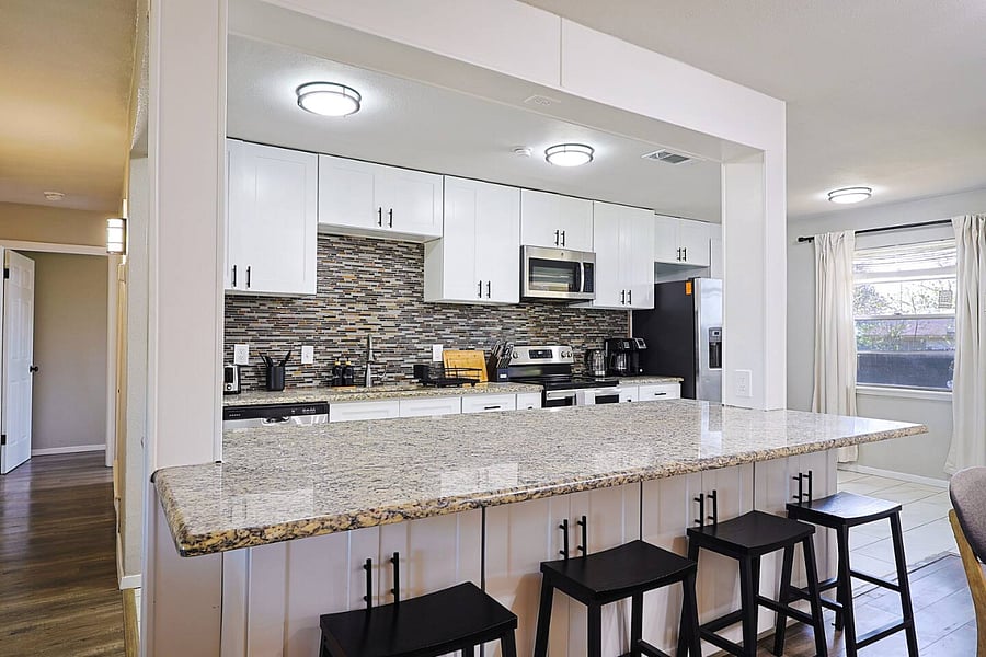 Full Kitchen