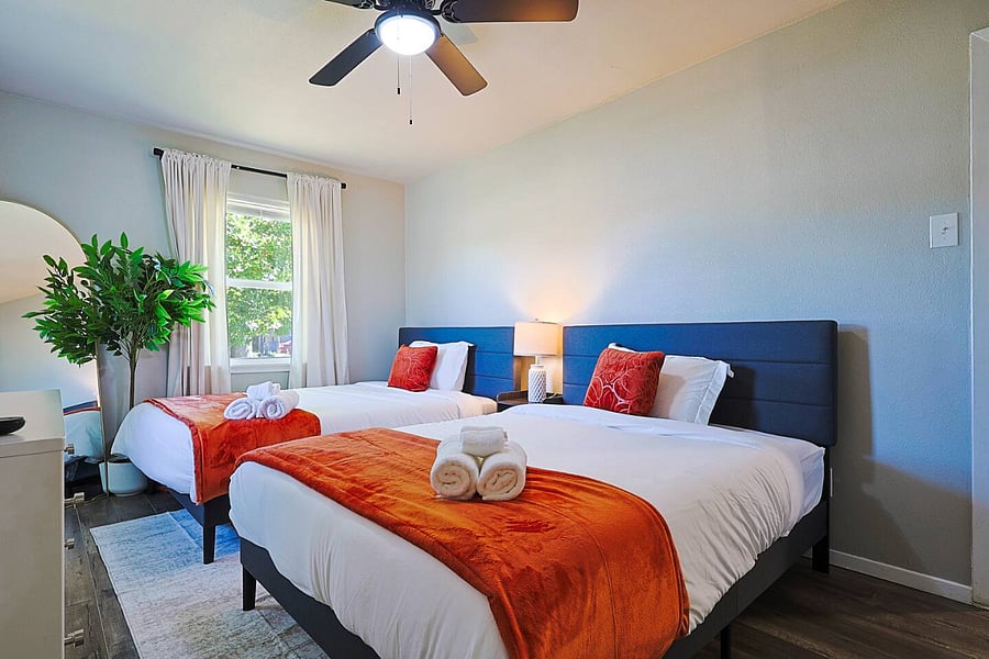 Bedroom 2
-2 double beds
