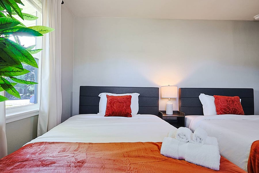 Bedroom 2
-2 double beds