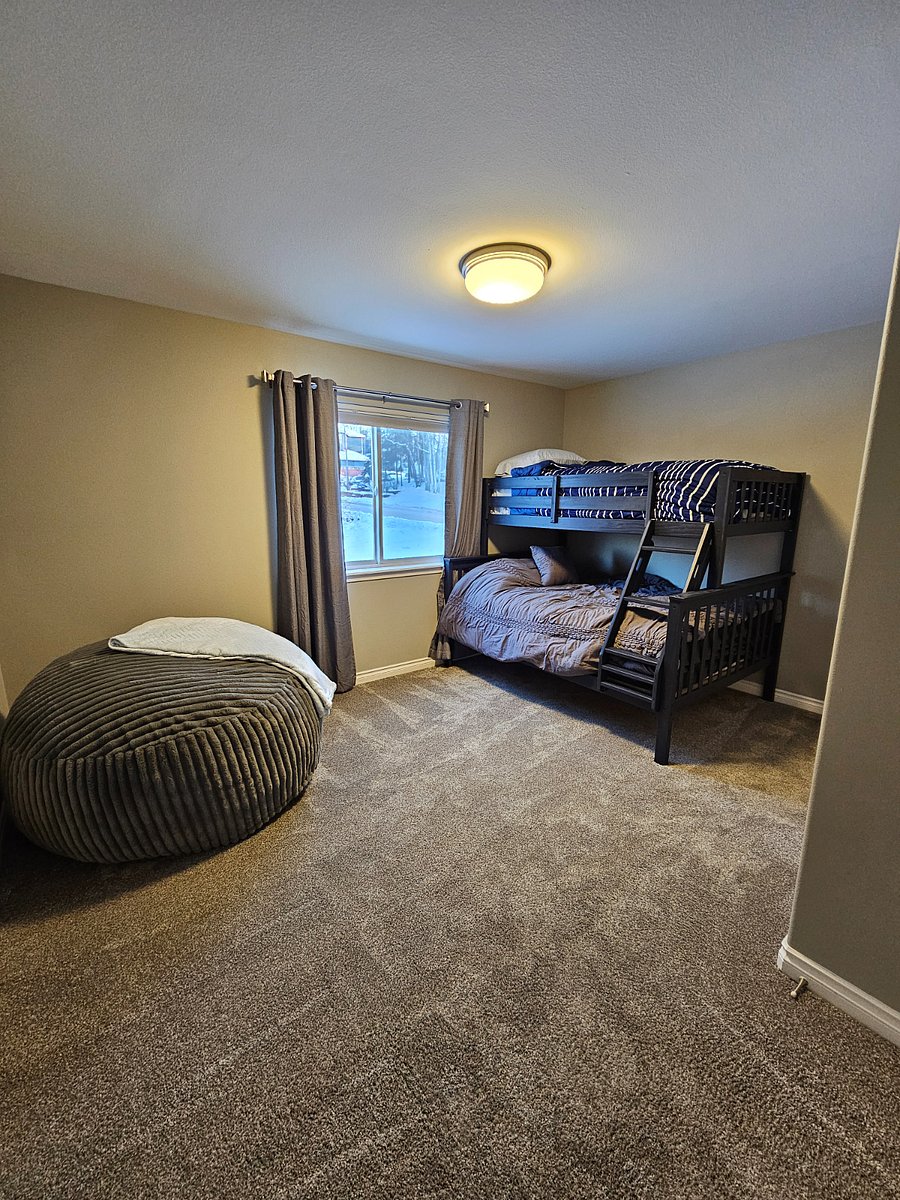 Bunk room: twin over full, large bean bag for fun