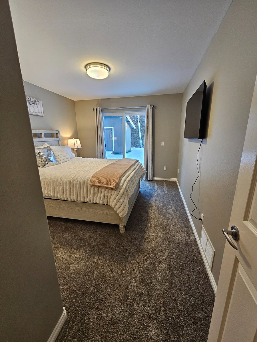 Peaceful queen room