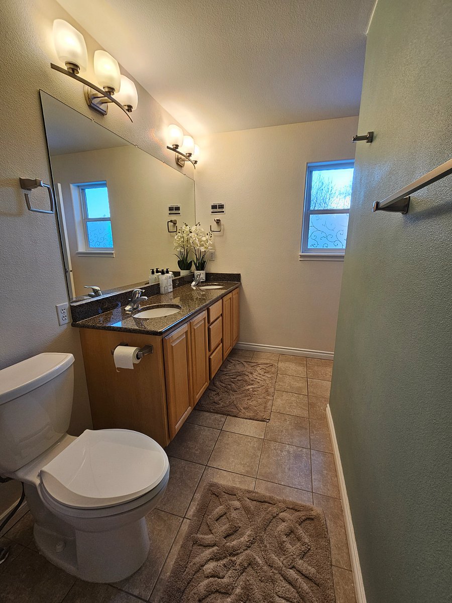 Master bathroom, dual sinks
