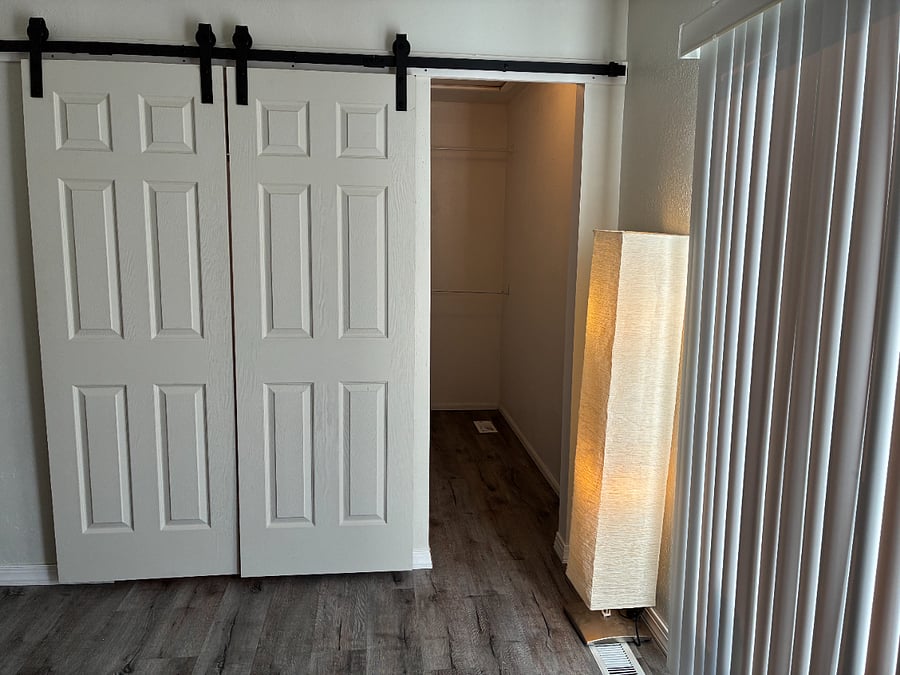 Deep closet