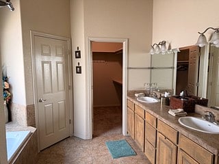 King Bath-open closet door