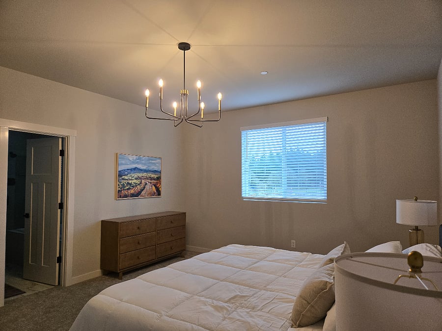Primary Bedroom (with En Suite)