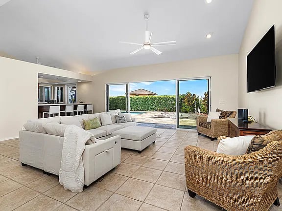 Furnished Finder property 944939_1 photo 3